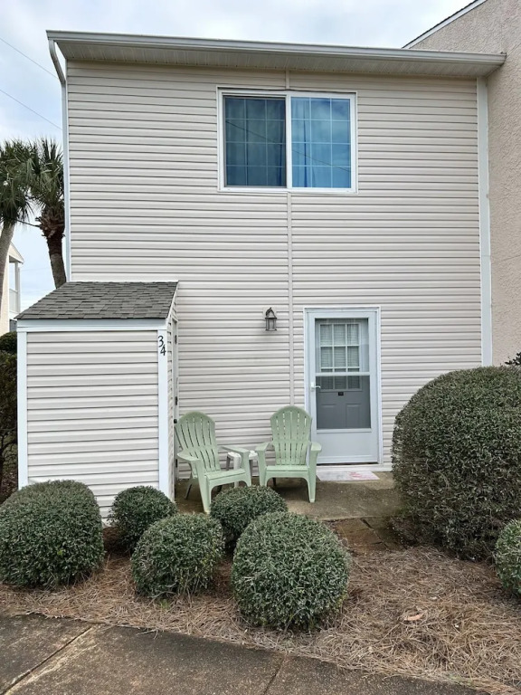 Tropical Hideaway 2 Bedroom Townhouse by RedAwning