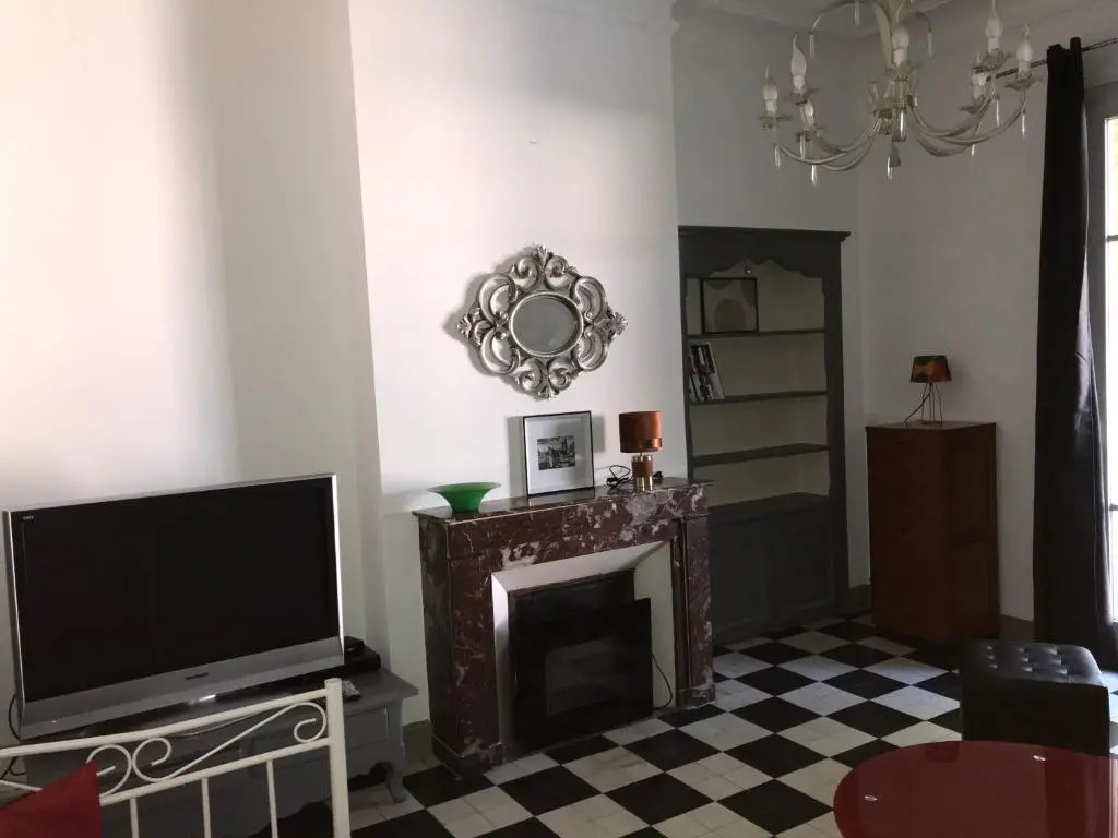 Avignon centre ville appartement T3 meublé 2 chambres