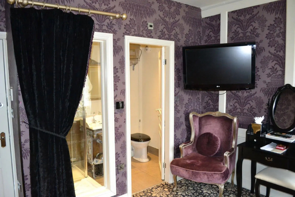 OYO The Townhouse
