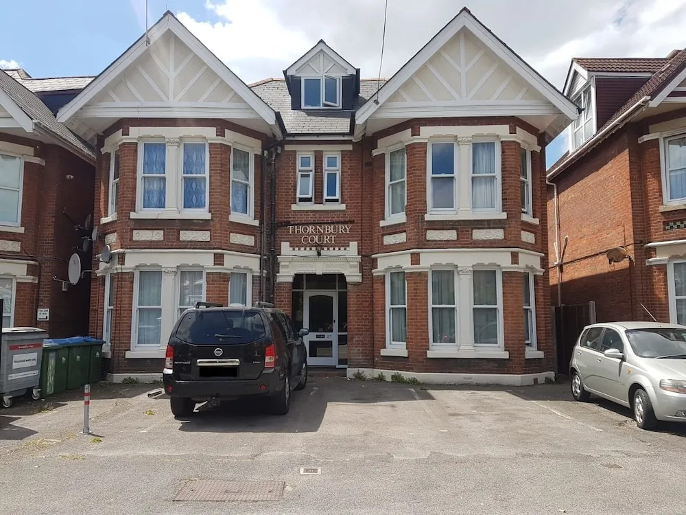 Thornbury Apartments
