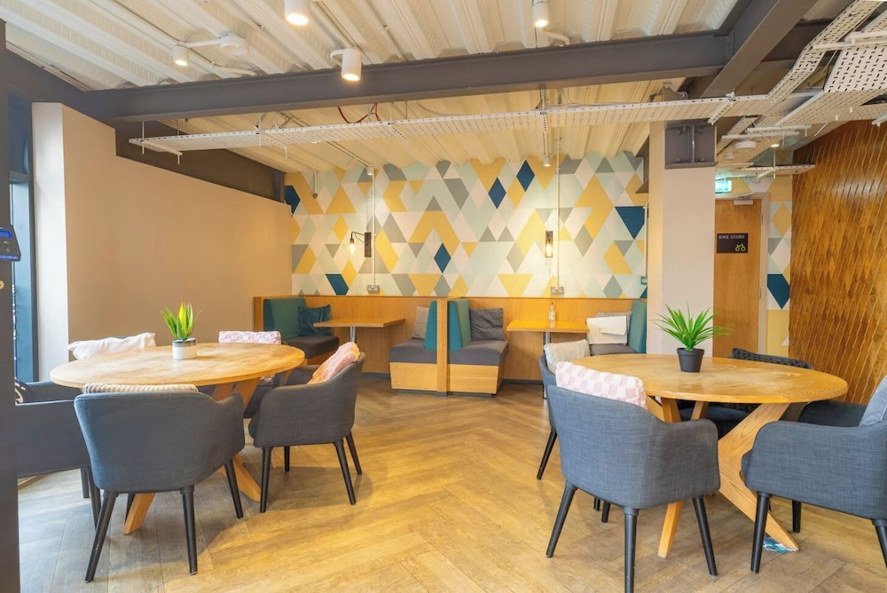 For Students Only - iQ Bristol by Bus Station and 15 Min to Uni