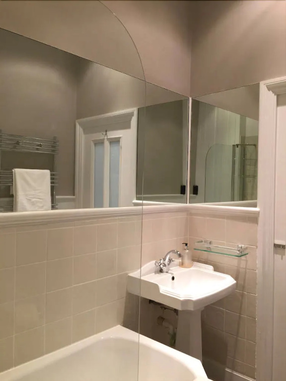 Modern and Stylish 2 Bedroom Flat in Notting Hill