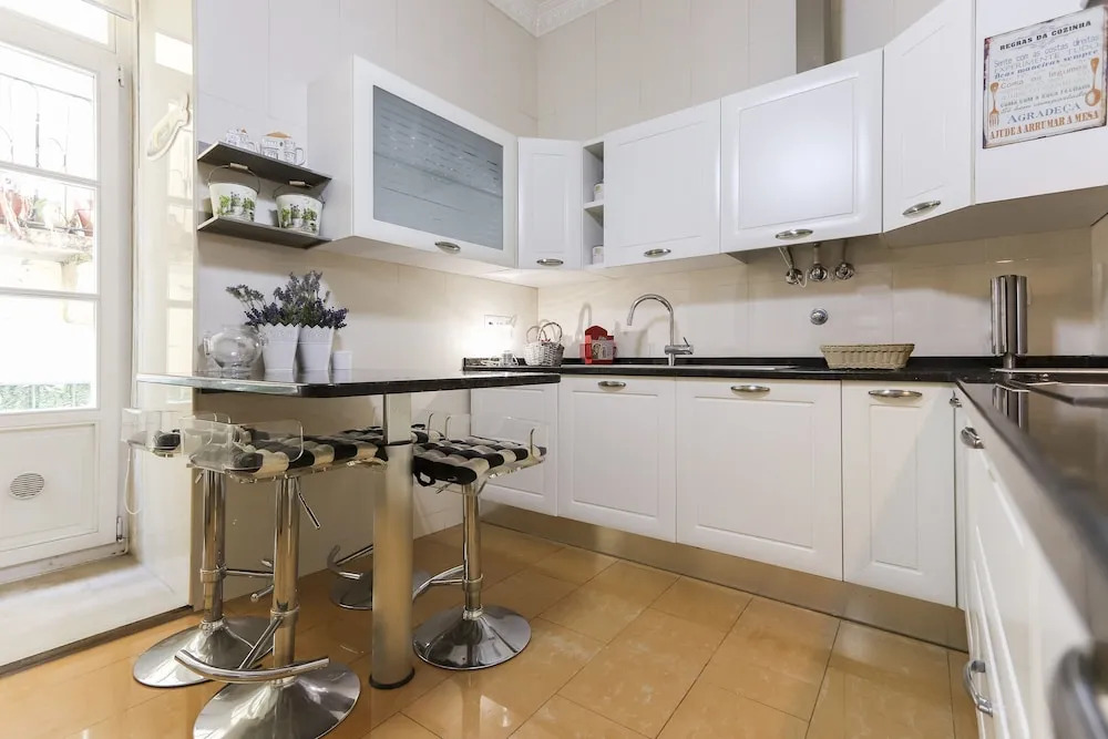 The Canary - Spacious Apartment at Downtown with Views