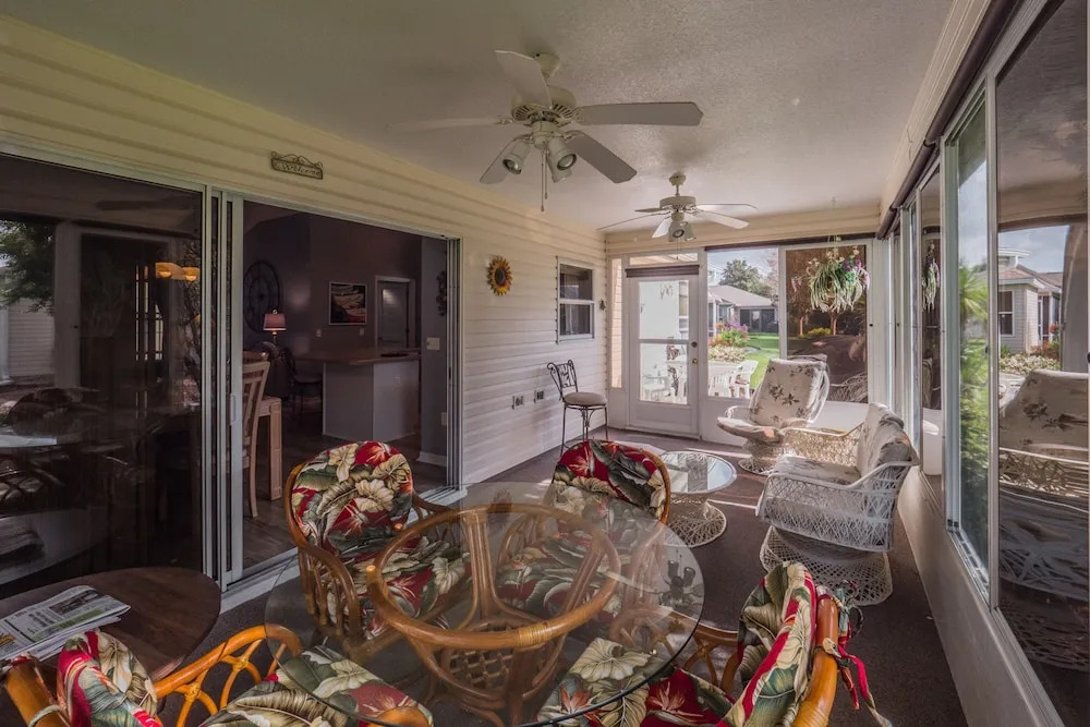 Deerfield Lane 1253 by White Pelican VR