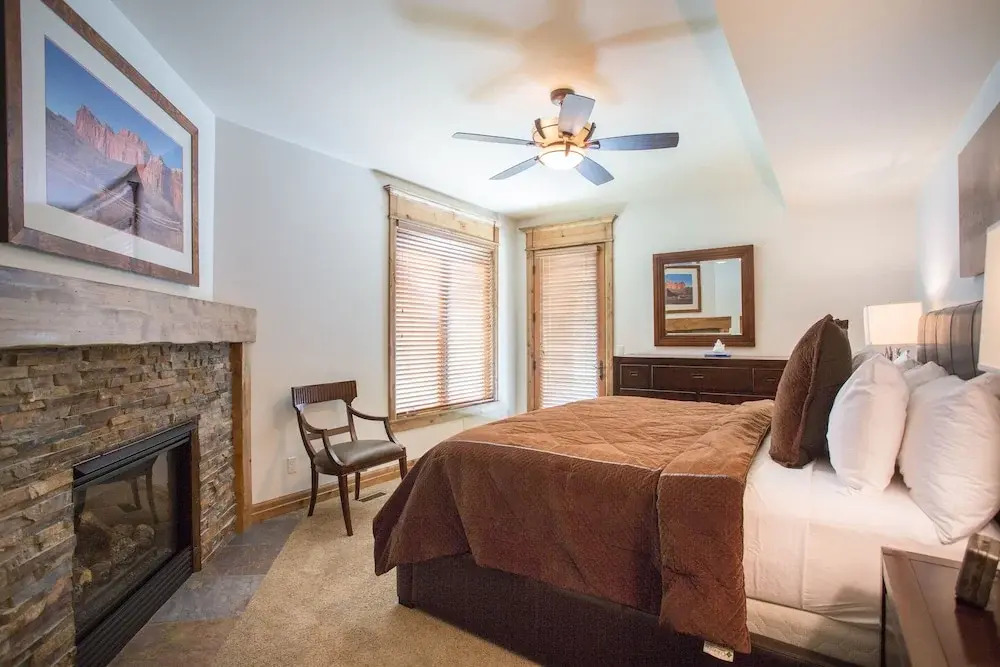 9201 - Silver Aspen - Five Bedroom + Loft Luxury Townhome 4 Hotel Room