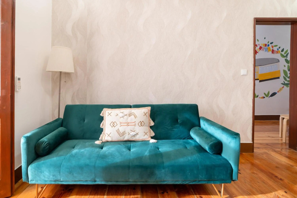 Luxury & Sunny Apartment in Arroios with AC and Fast Wi-Fi