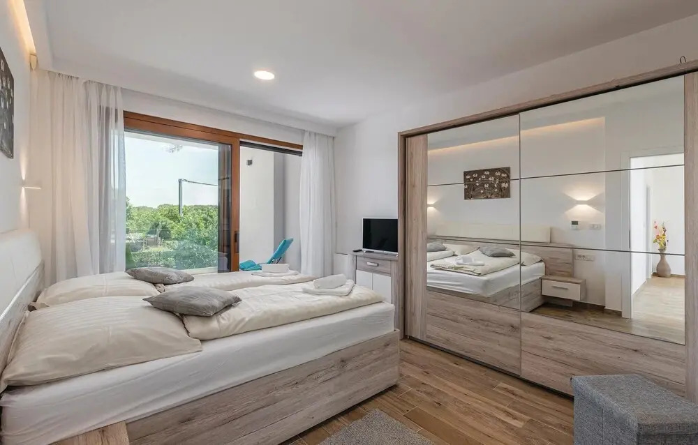 Cozy Home In Cervar With Sauna