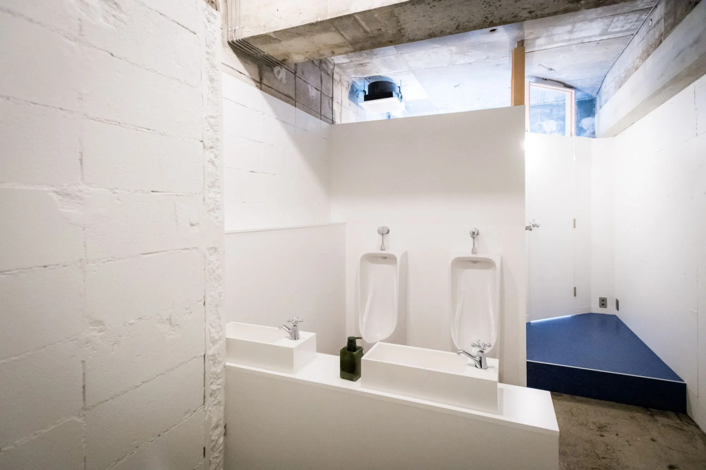 Shibamata Fu-Ten Bed & Local