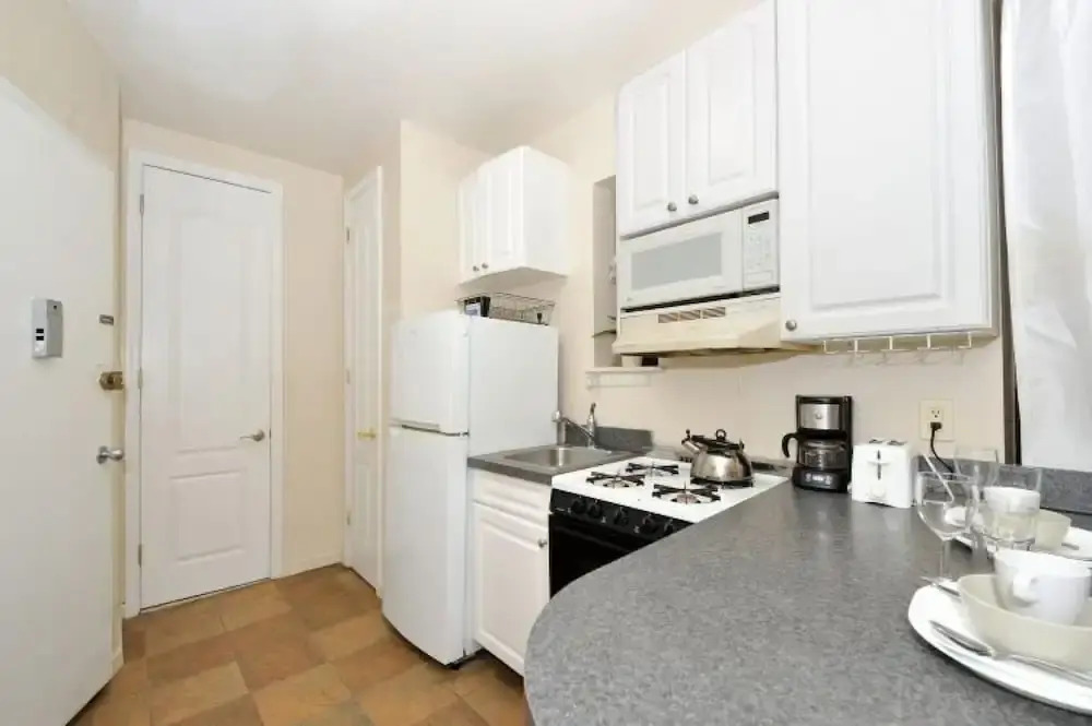 Fully Furnished 1 Bedroom Apartment