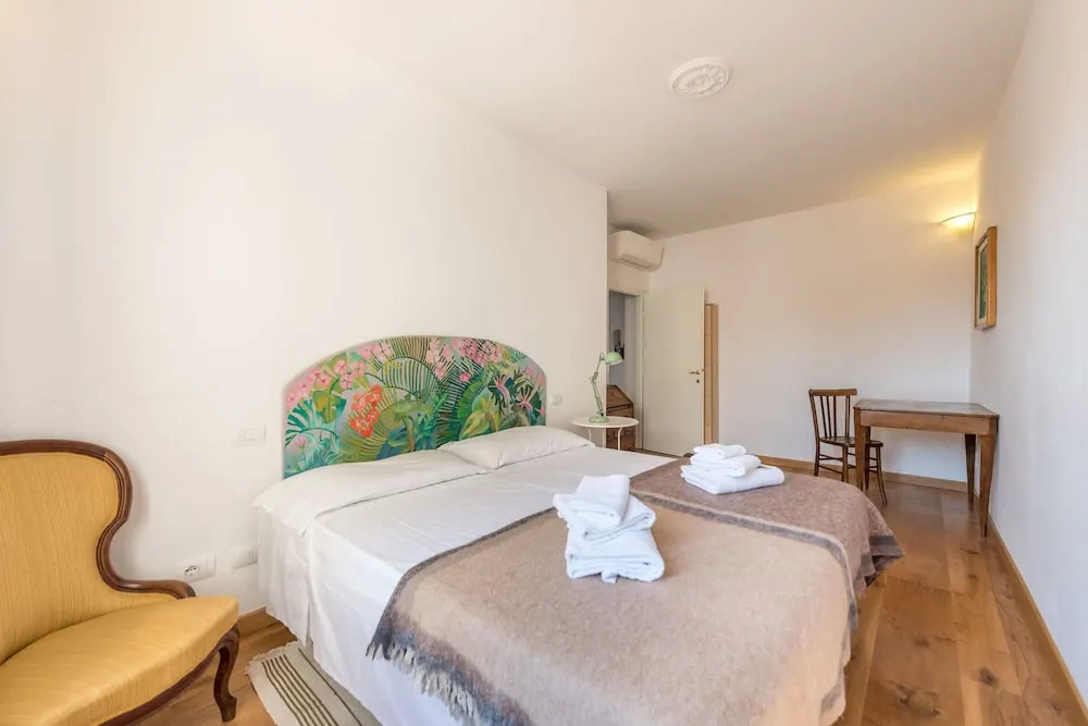 Pitti Cozy Apartment With Terrace