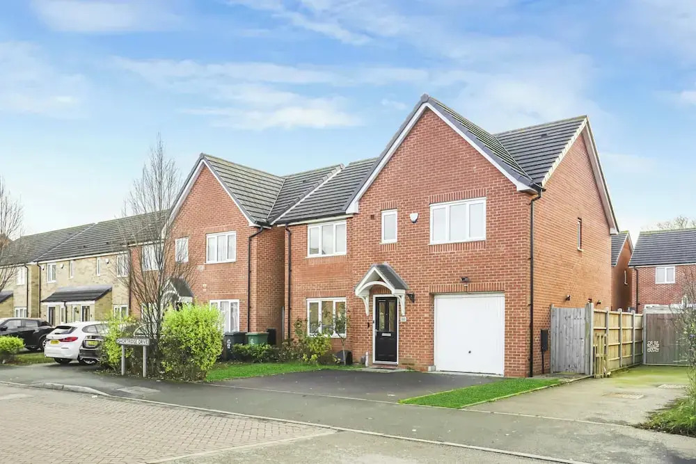 Spacious 5-bed Contractor House - Parking Wi-fi