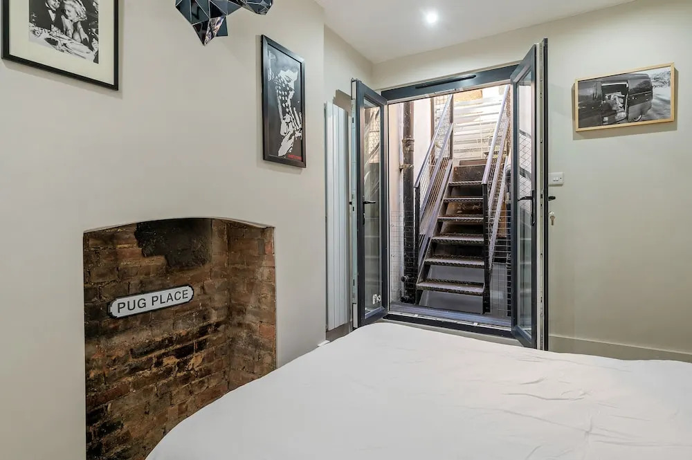Central London 3-bed Apt, Sleeps 6, 3 Mins to Tube