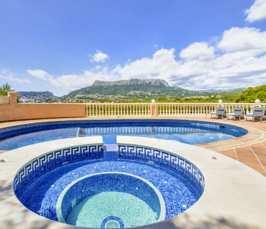 Villa - 5 Bedrooms with Pool and WiFi - 106420