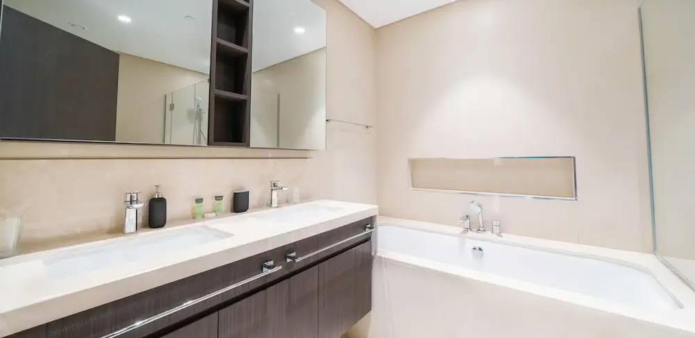 KOHH – 3BR in Downtown Views