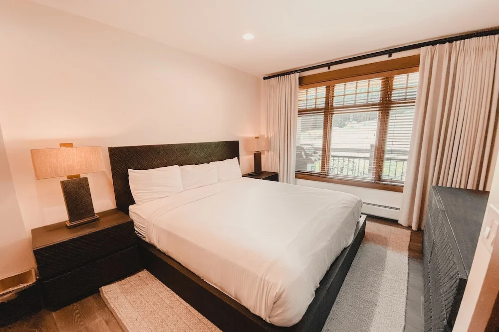 Lone Eagle 3000 by SummitCove Vacation Lodging