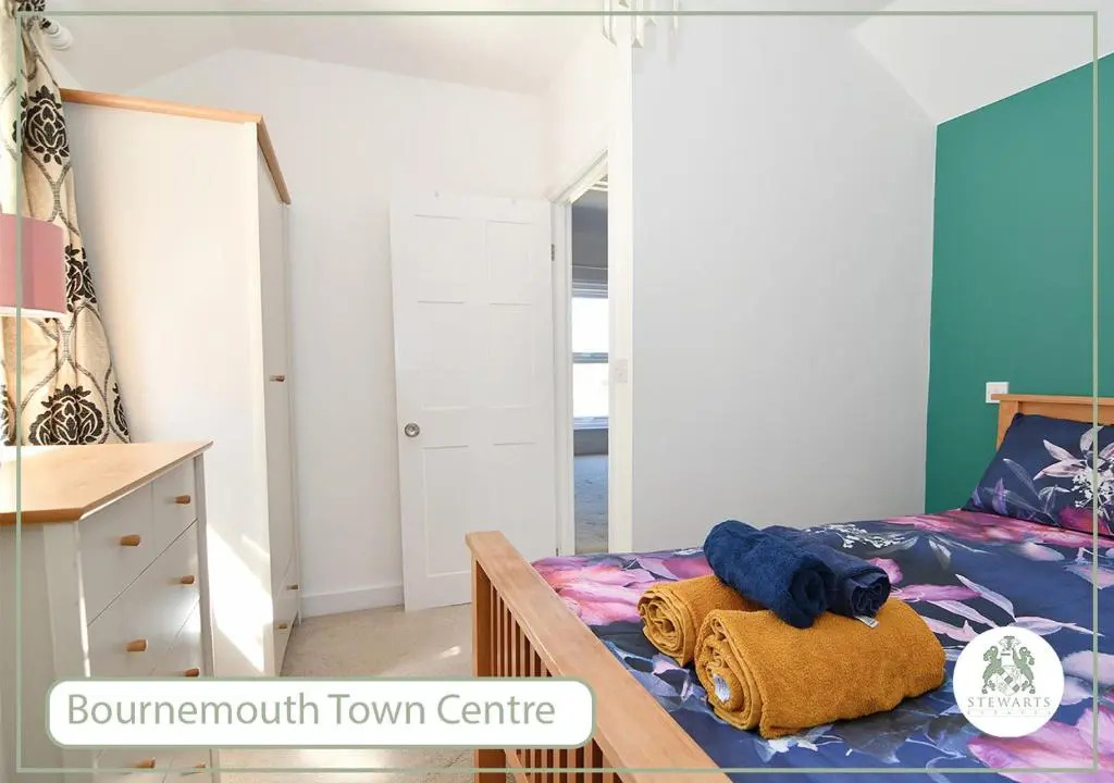 Town Centre House for 6 Guests
