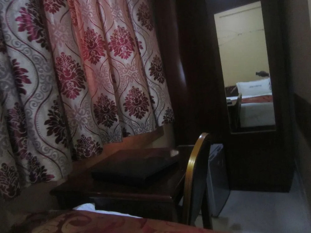 Butterfly Hotel