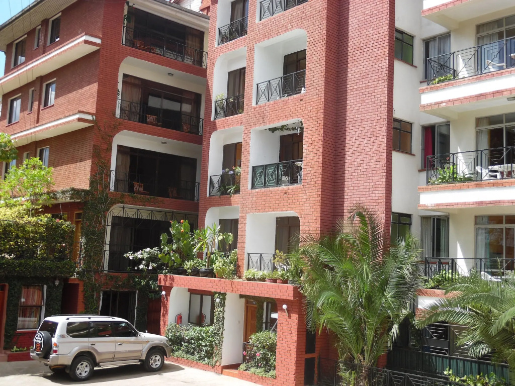 Samra Court