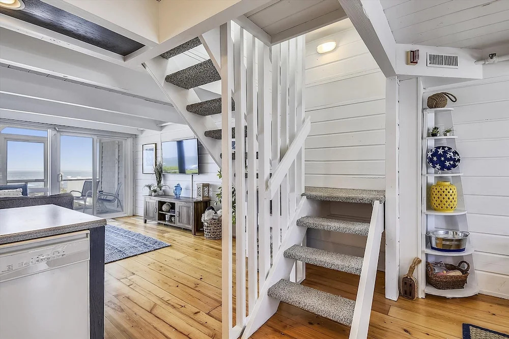 Atlantic Watergate 16 by Long & Foster