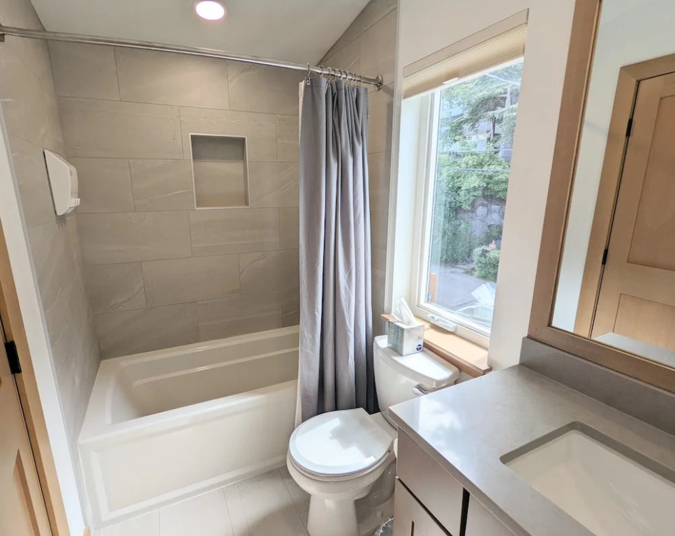 Seattle Vacation Home Alki Beach House