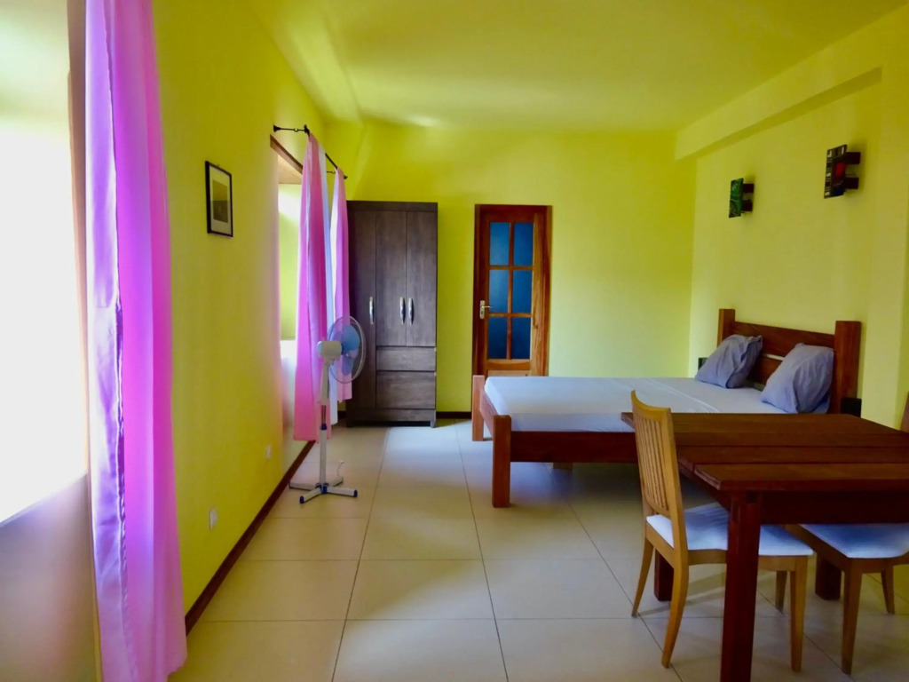 Apartment with sea view near the beach and the village center