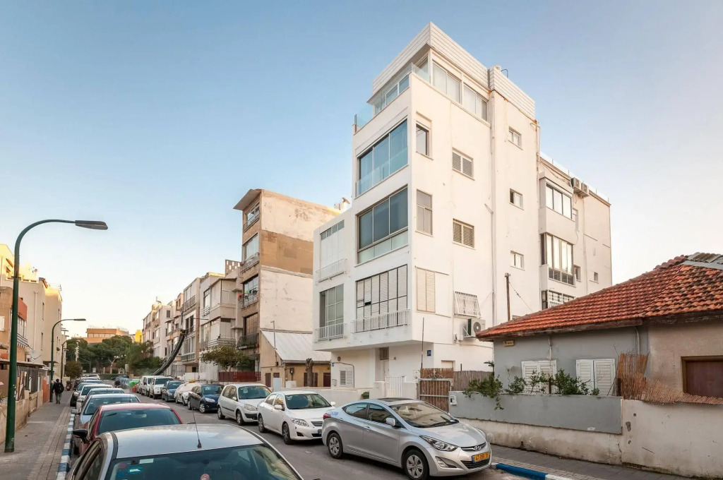 Renovated White House - Banana Beach