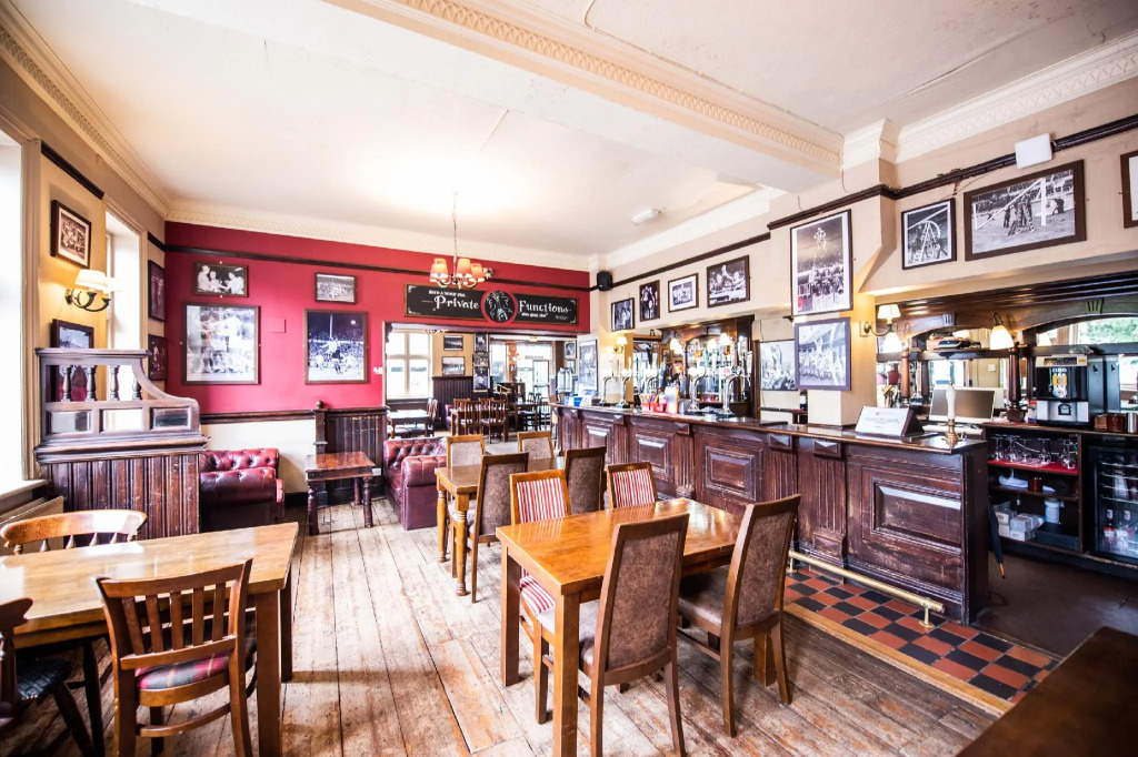 The Green Man Pub and Hotel by OYO