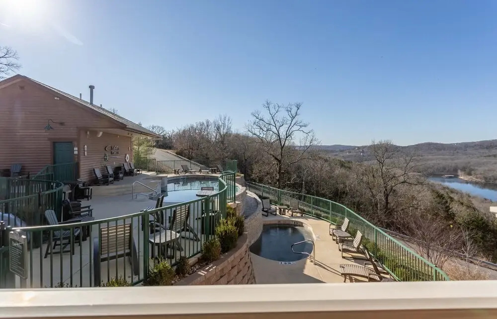 Mountain Breeze 2 Bedroom Condo by Redawning