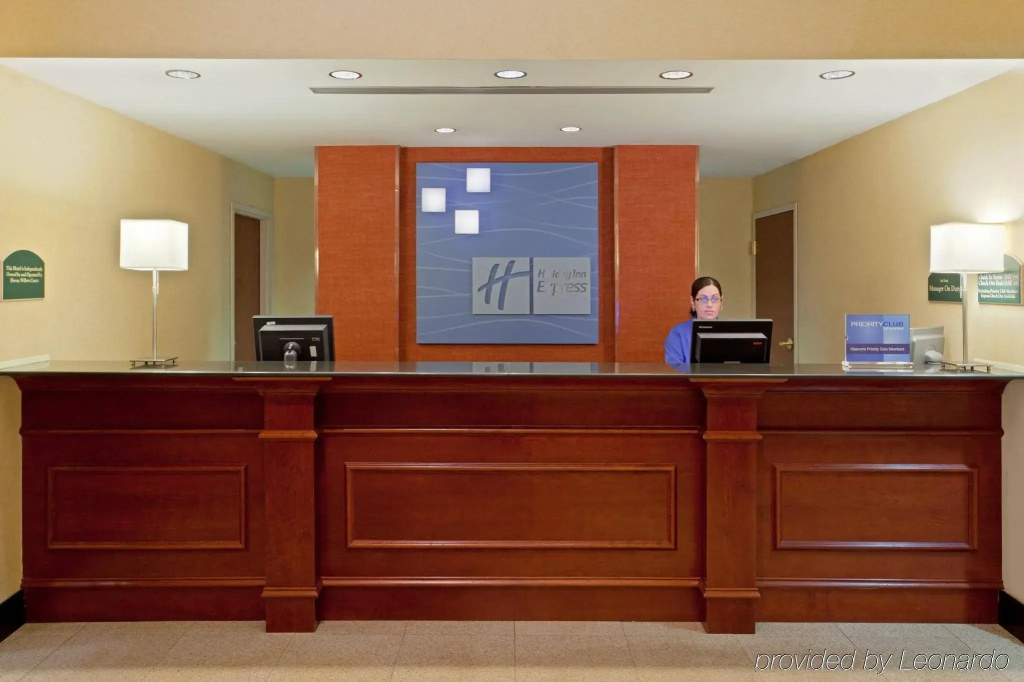 Holiday Inn Express Hotel & Suites-North East by IHG