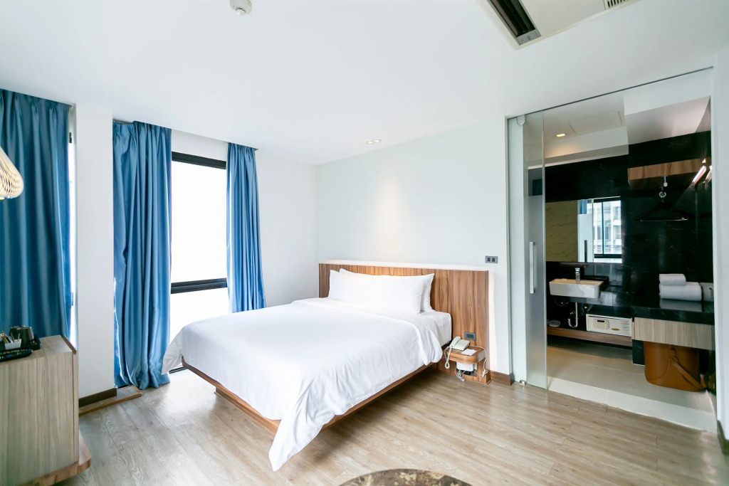 UNO Express Asoke Sukhumvit Bangkok