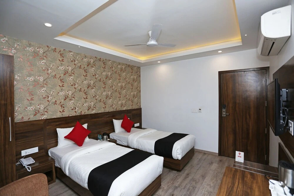 Capital O 18921 Hotel Yelchiko
