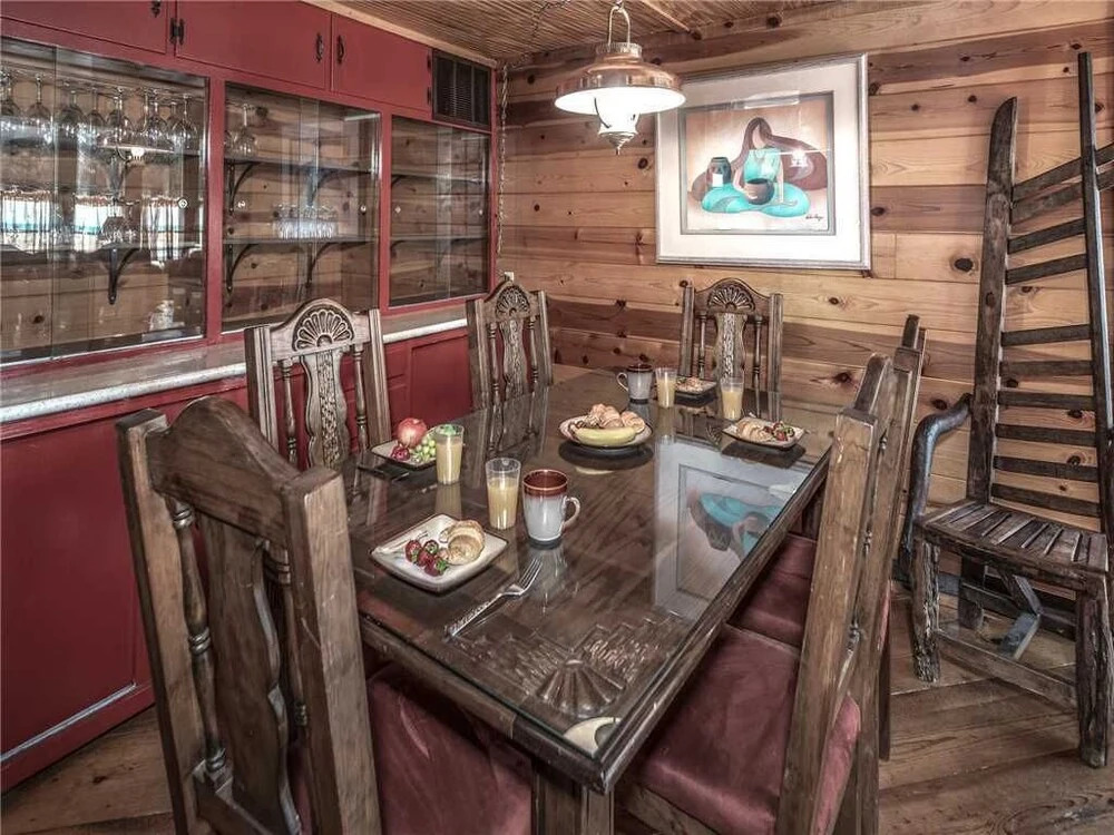 Big Bear, 3 Bedrooms, Stone Fireplace, Midtown, Sleeps 10