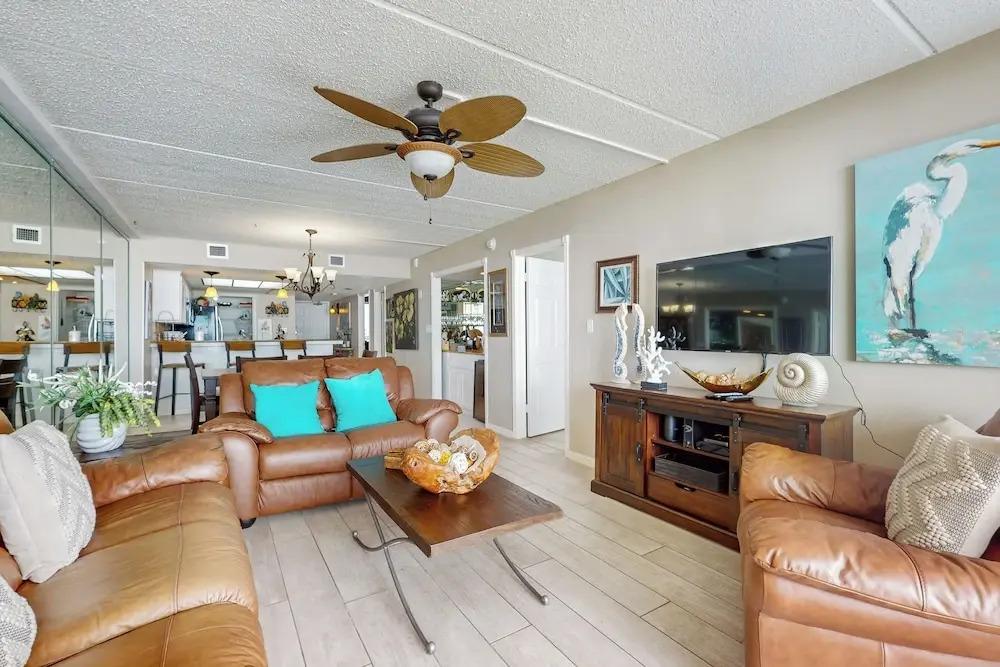 Resort 2BR Condo w/ Gulf-front Balcony & Hot Tub