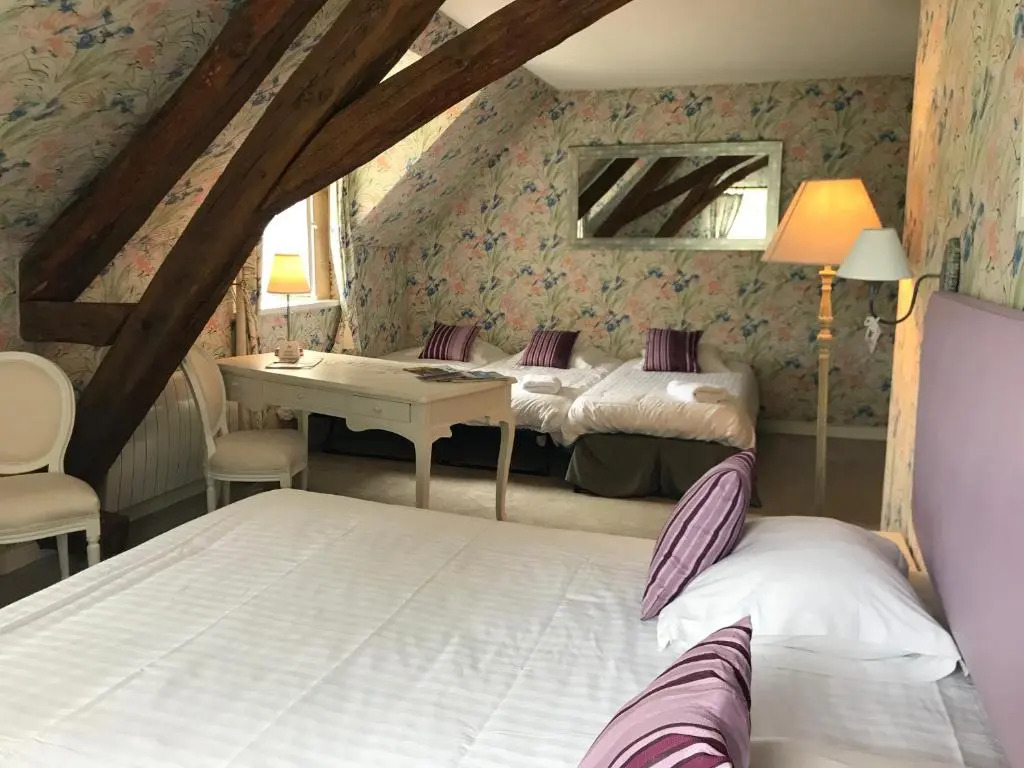 Domaine de Puy Robert LASCAUX - A 800m Grotte de Lascaux - Hôtel avec piscine - Chambres et gîtes-appartements - Sarlat - Dordogne