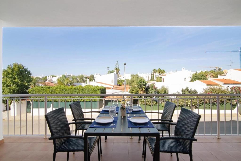 Costa Cabanas 32