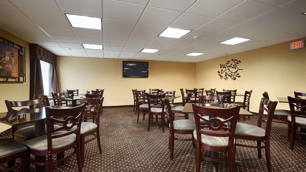 Best Western Plus Parkway Hotel