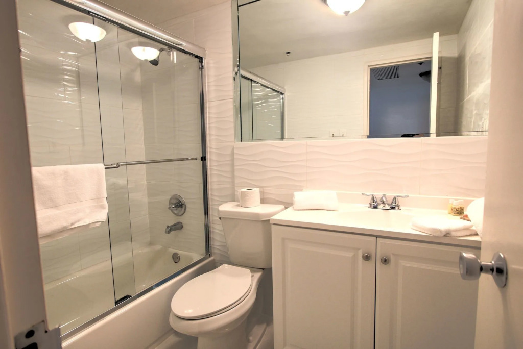 Deluxe Apartments by South Florida Vacations