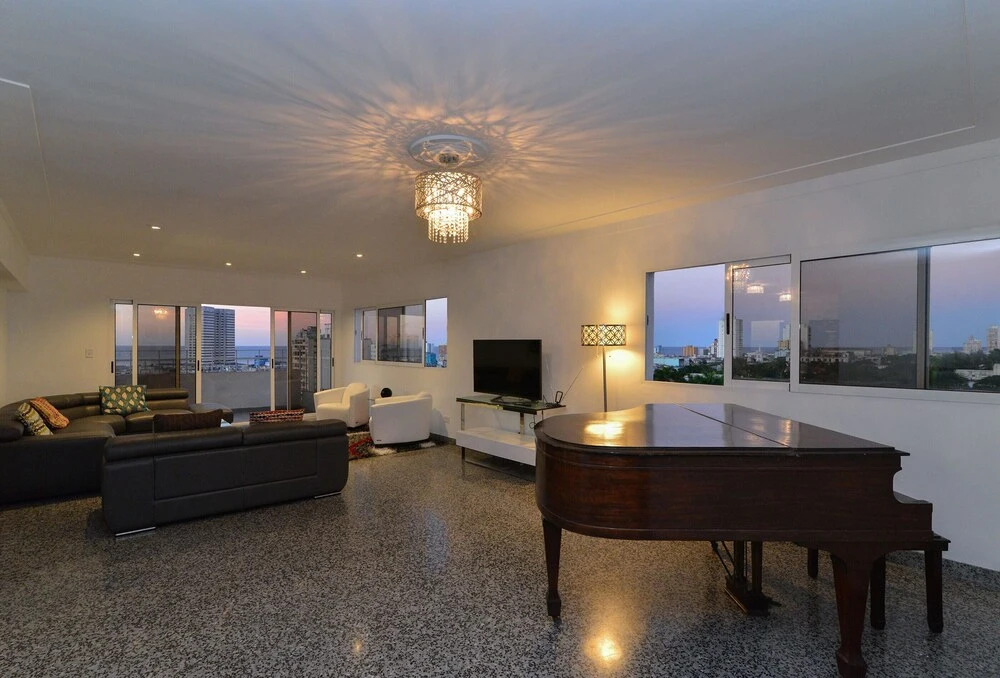 Big City Penthouse 360 View