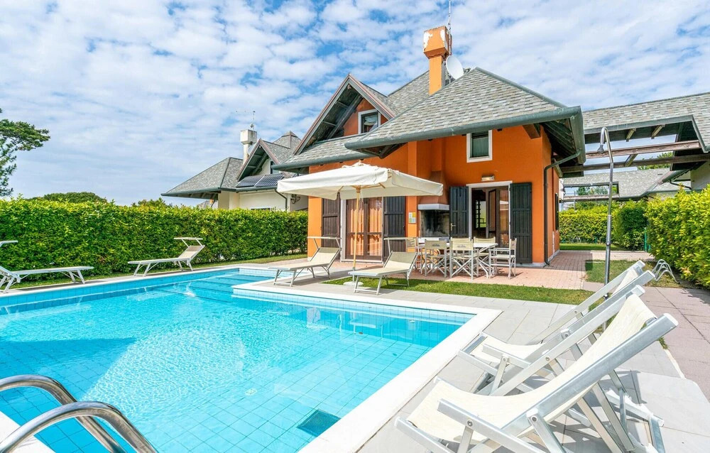 3 Bedroom Awesome Home In Albarella Ro