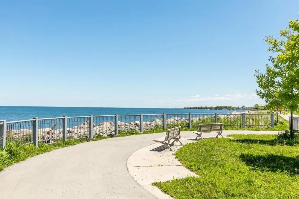 4BR 3BA Townhouse on Lake Ontario Free Parking Gym 4