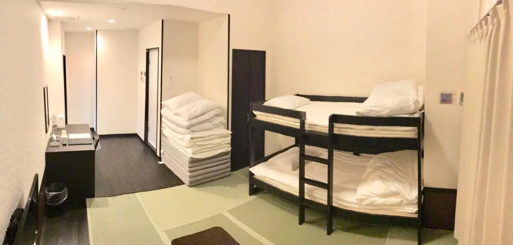 PLEIA Hotel