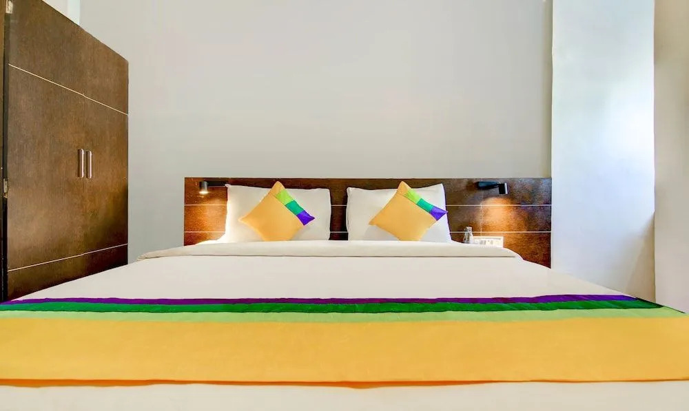 Hotel O S7