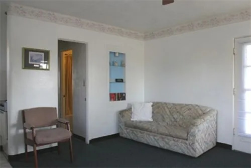 Traveler Motel