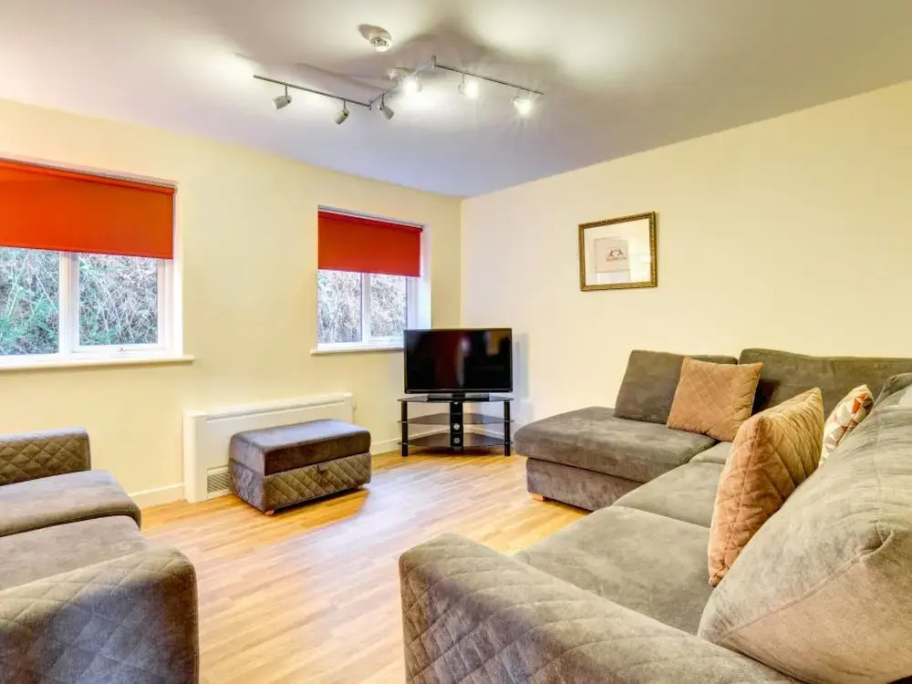 Holiday Home Cwm Tawel