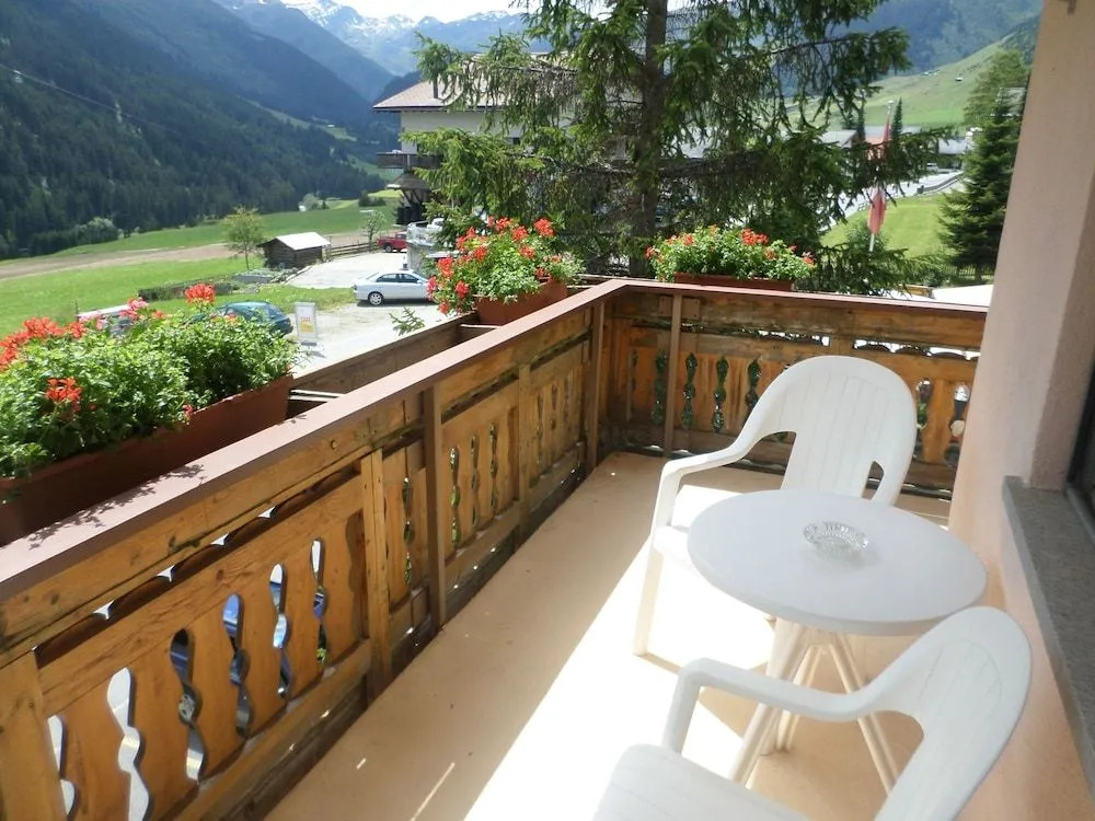 Hotel Mira