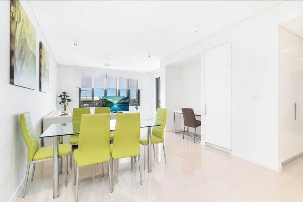 2 Bedroom Waterfront Apartment - 6206