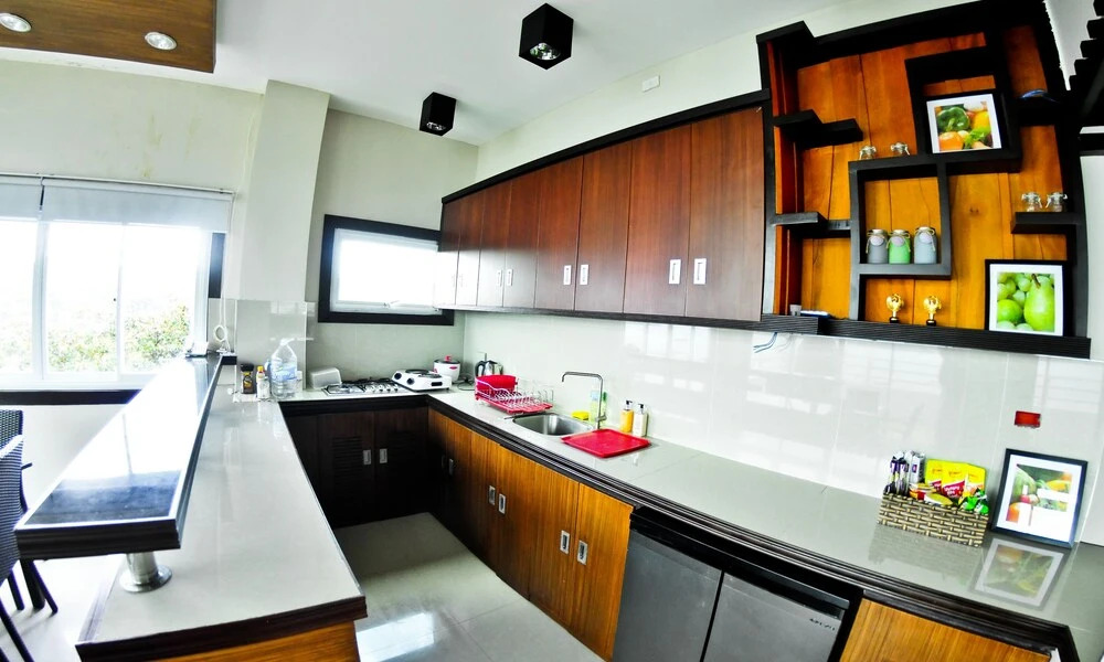 4.13 suites hotel