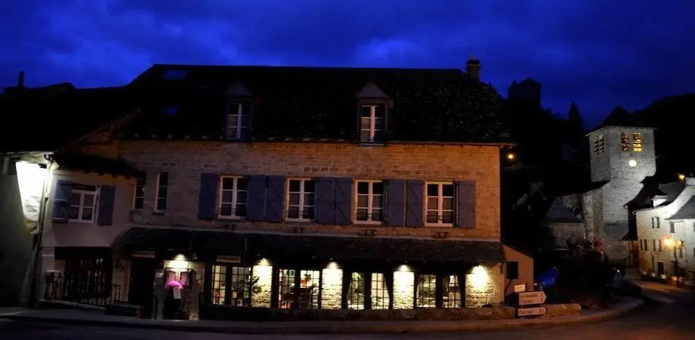 Logis Hôtel Restaurant LAuberge du Chateau