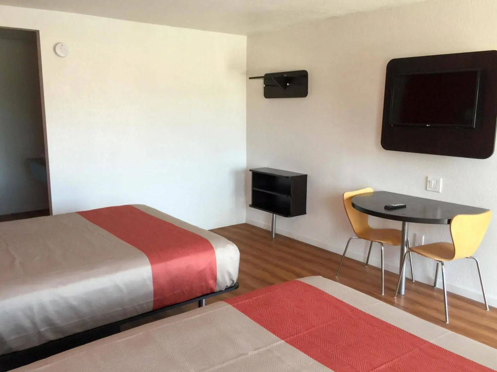 Motel 6-Delano, CA