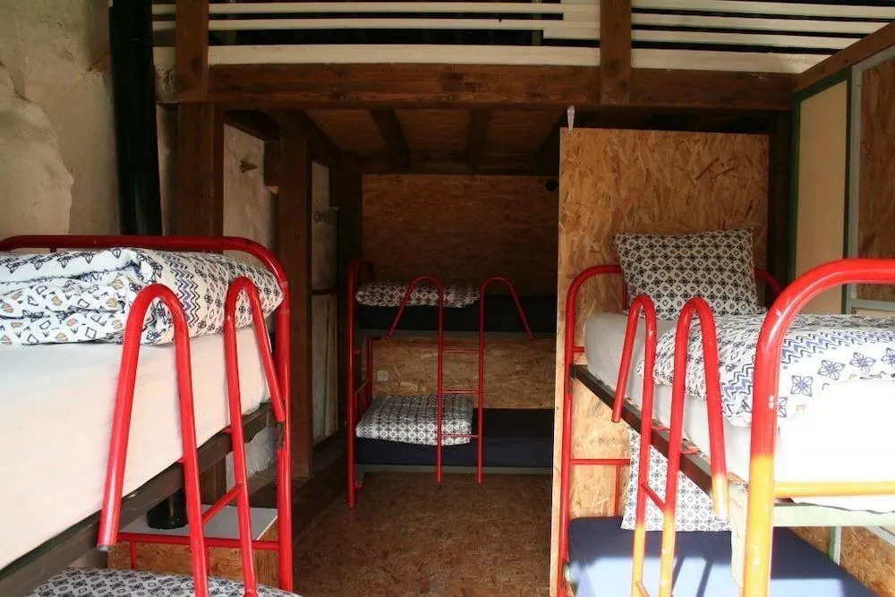 Albergue Les Xendes. Parque de Redes